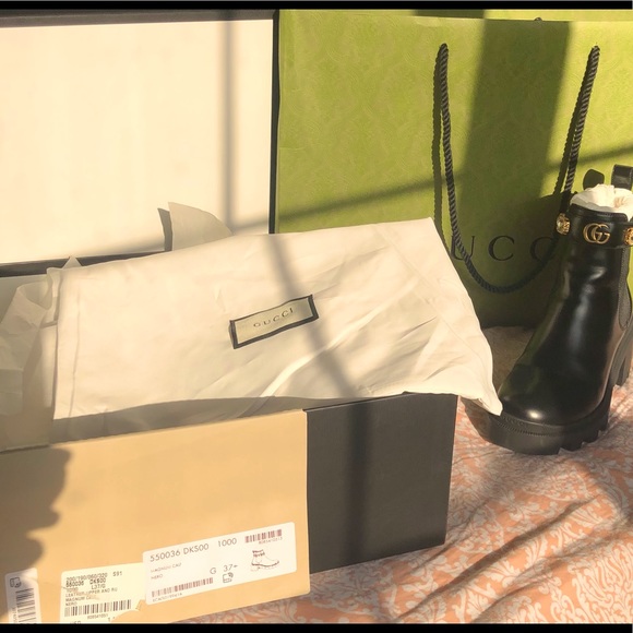 Brand new Gucci leather ankle boot with belt - Picture 2 of 6